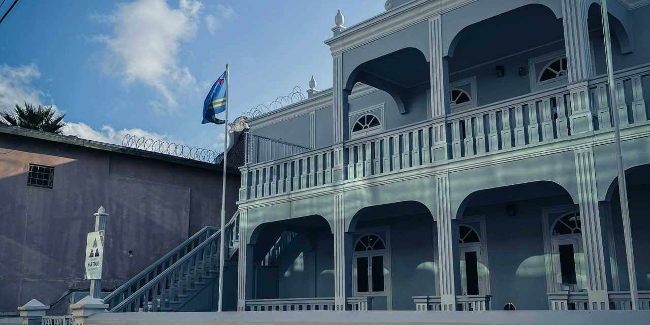 Oranjestad in a Day: Colorful Streets, Museums, Shopping and the Free Tram