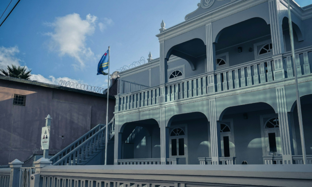 Oranjestad in a Day: Colorful Streets, Museums, Shopping and the Free Tram